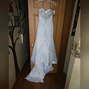 NWT David's Bridal Strapless Wedding Dress/ Gown, Size 2P, New, White, Sequins